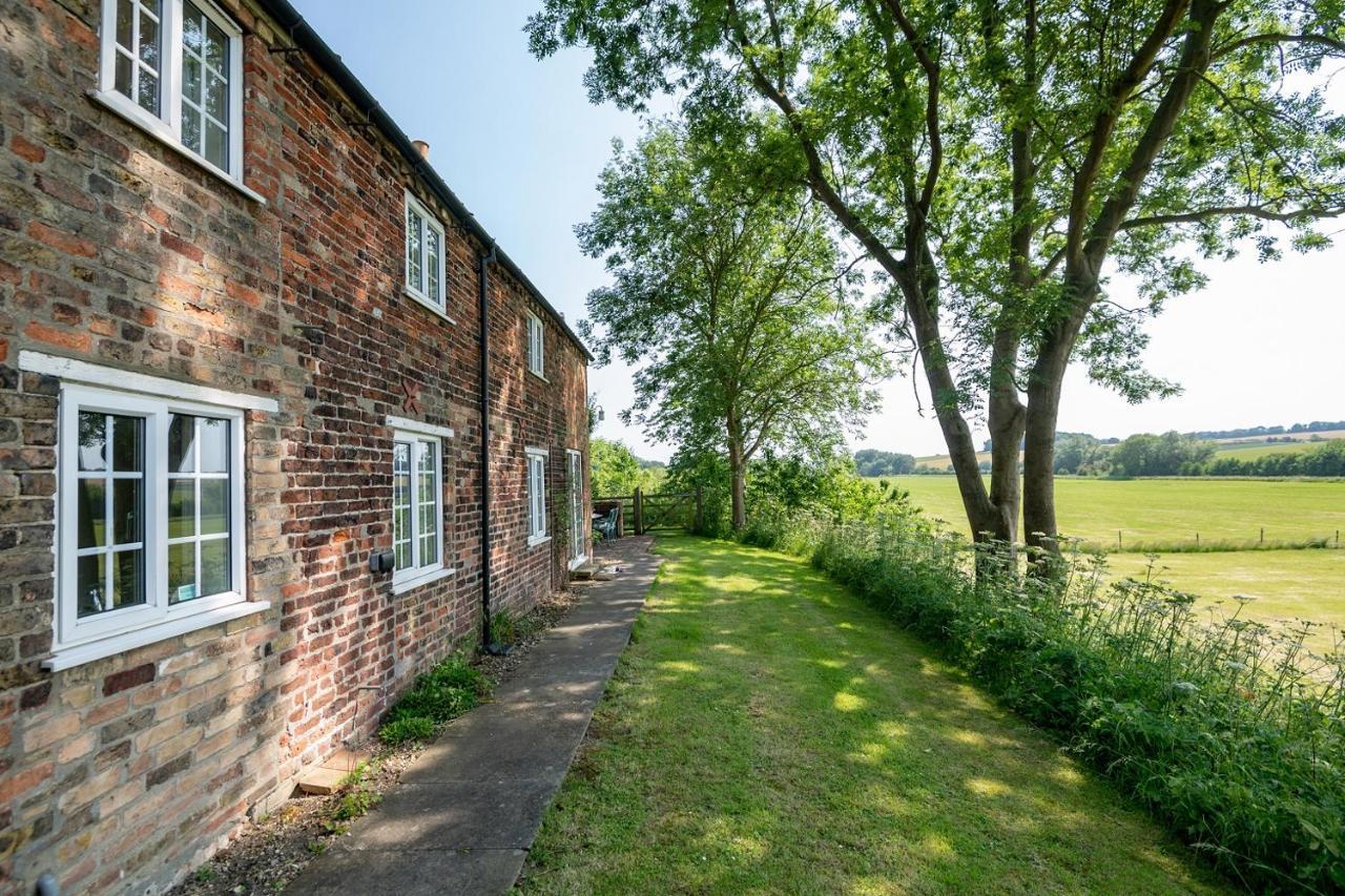 Marris Cottage Гримсби Экстерьер фото